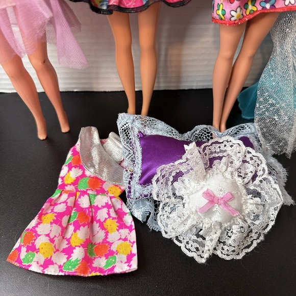 Barbie lot - Picture 3 of 5